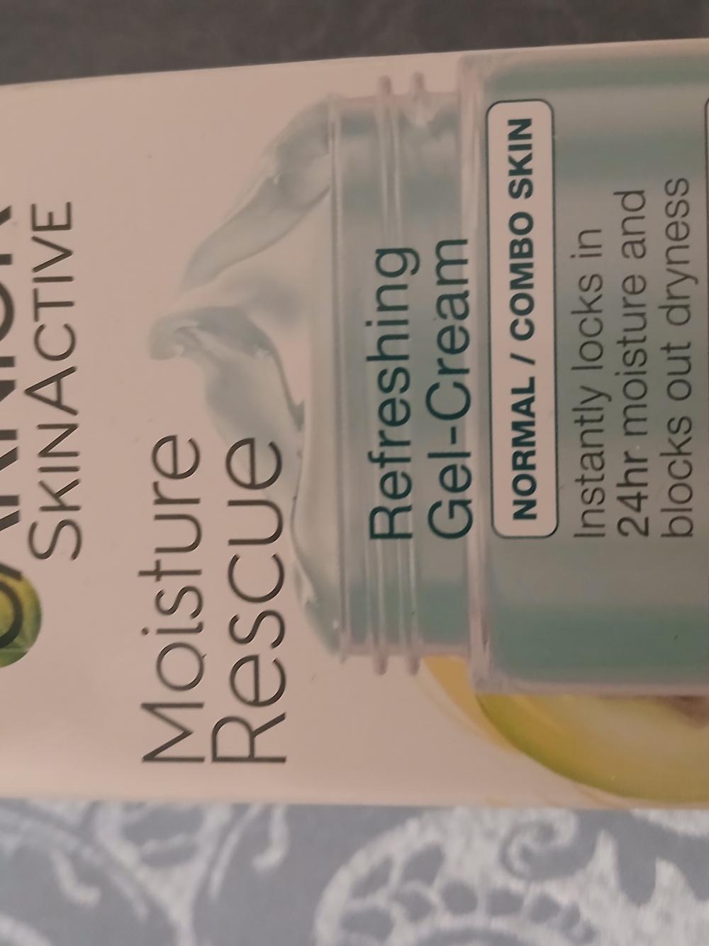 Garnier Moisture Rescue Refreshing Gel-Cream - Mint Green